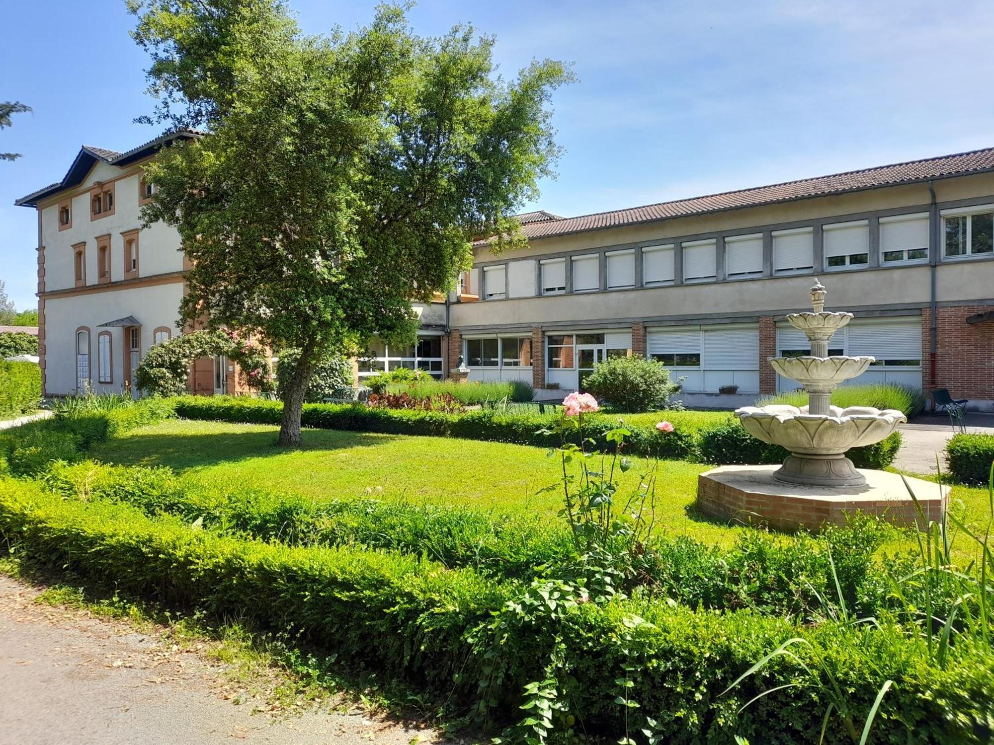 Centre Louis Ormieres Hotell Montauban Eksteriør bilde